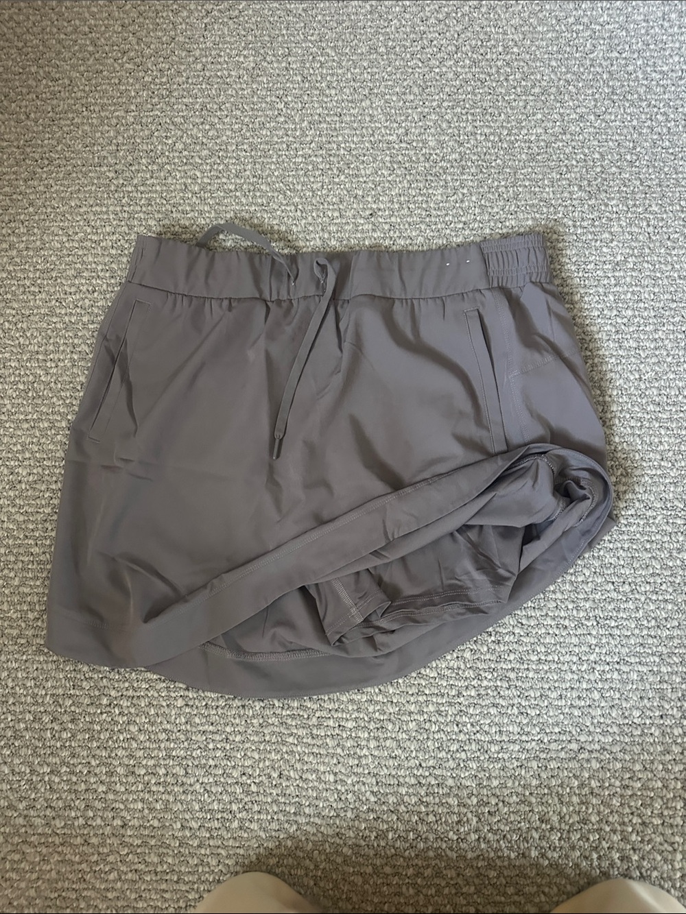 Athletic Skort in Taupe Gray